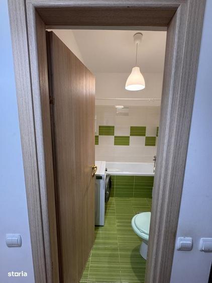 Apartament cu 3 camere semidecomandat în Rahova