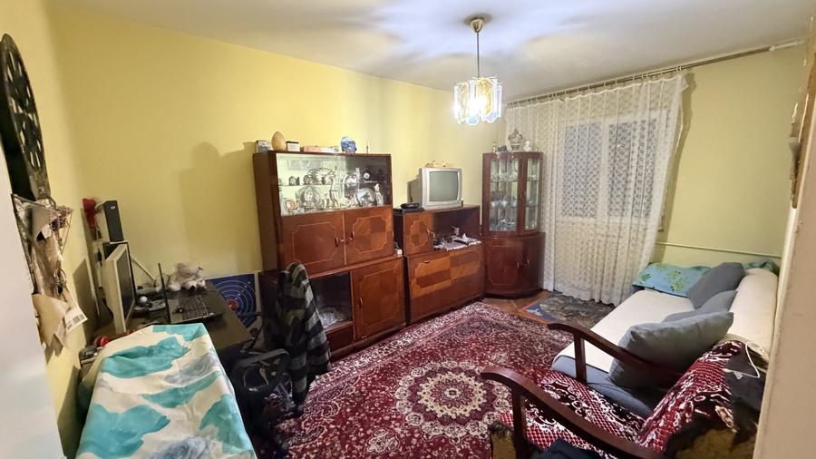 Apartament cu 3 camere semidecomandat în Mănăștur