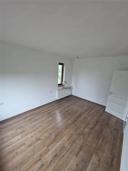 Casă cu 1 camere cu Teren 750 Mp în Dragșina