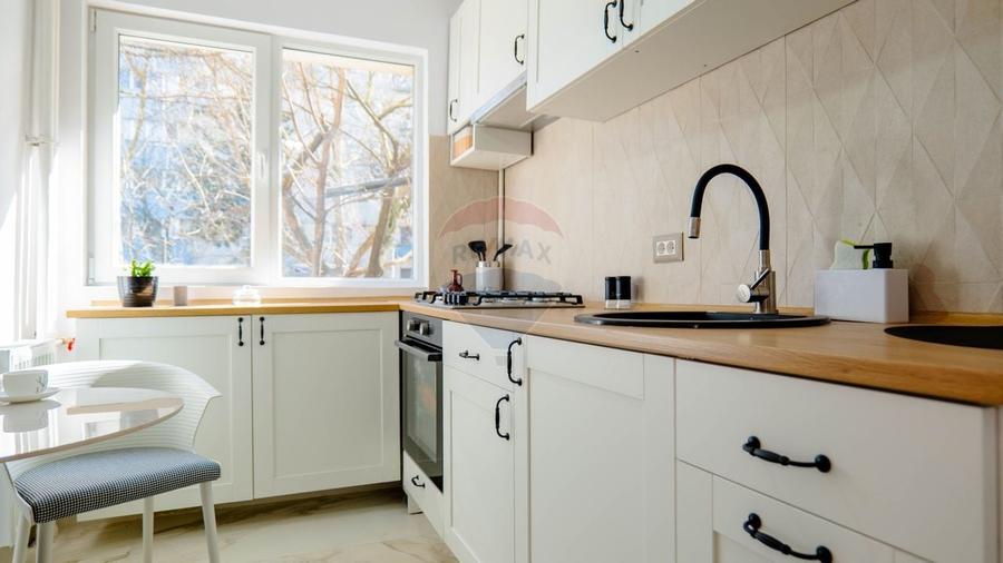 Apartament cu 2 camere semidecomandat, mobilat în Bucureștii Noi