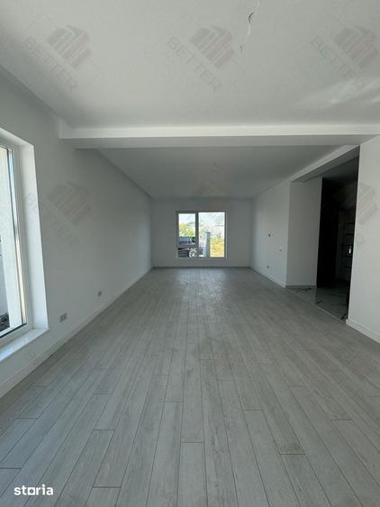 Casă cu 5 camere cu Teren 300 Mp în Berceni
