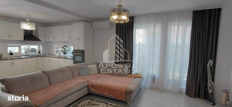 Casă cu 5 camere cu Teren 320 Mp în Dumbrăvița