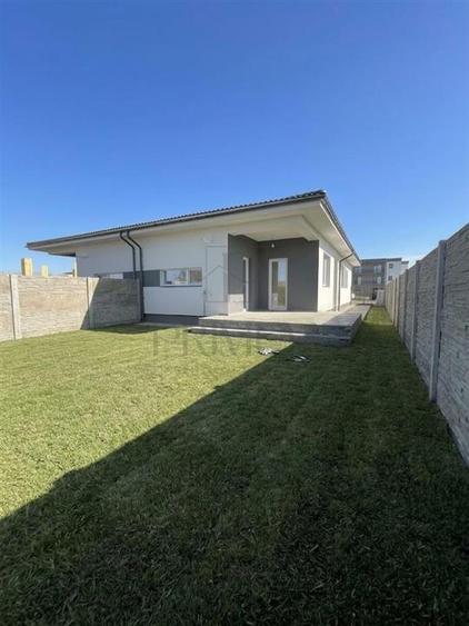 Duplex cu 3 camere cu Teren 290 Mp în Bucovăț (Remetea Mare)