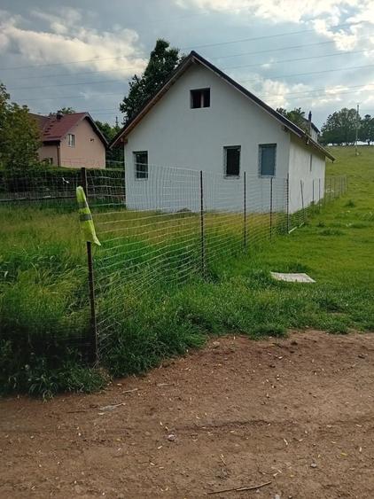 Casă cu 4 camere în Ciritei