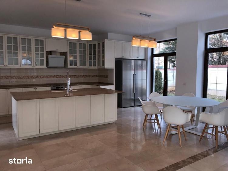 Casă cu 6 camere cu Teren 400 Mp în Central