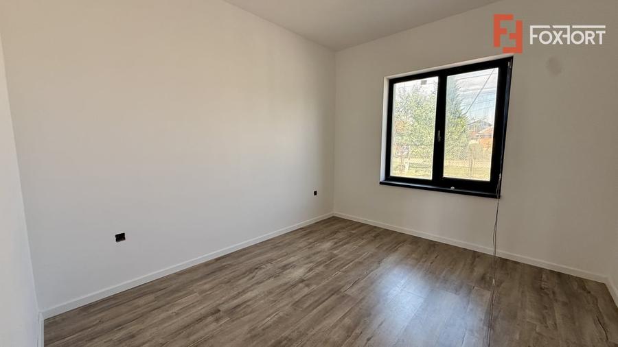 Duplex cu 3 camere cu Canalizare în Albina