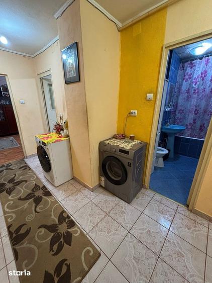 Apartament cu 3 camere de vanzare i^n Cugir - 1