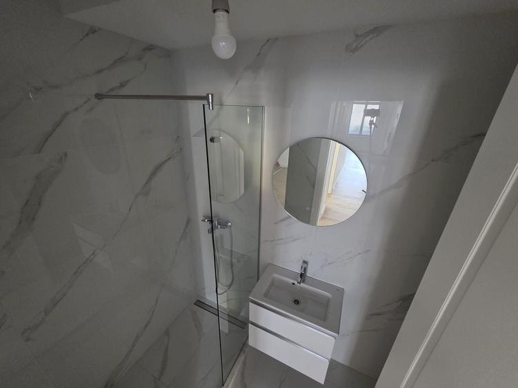 Apartament cu 3 camere decomandat, mobilat în P-ța Universității