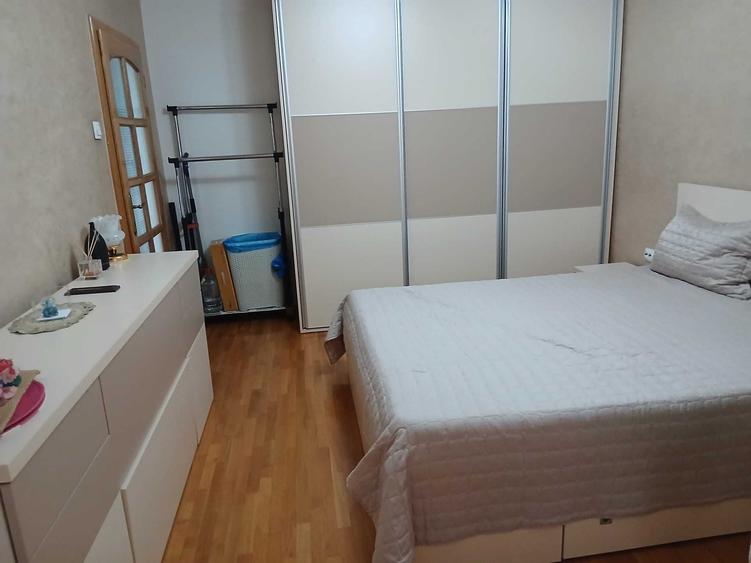 Apartament cu 3 camere decomandat în Cantemir