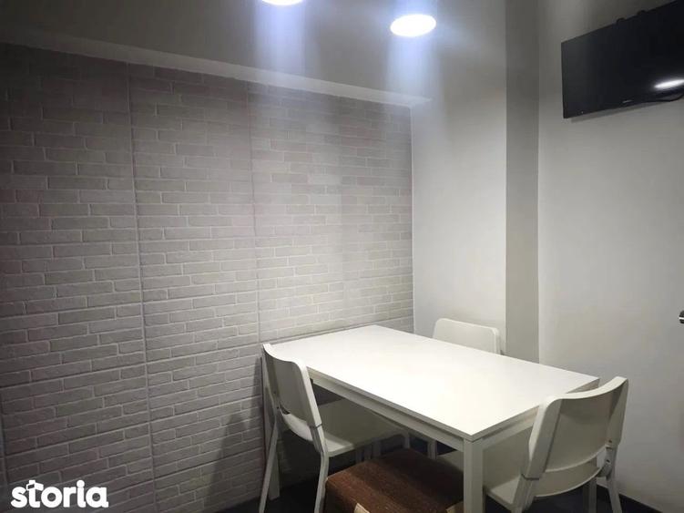 Apartament cu 3 camere decomandat, mobilat în Decebal