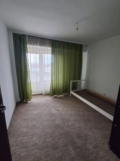 Apartament cu 3 camere decomandat în Centrul Civic