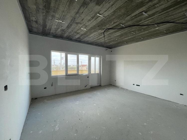 Casă individuală cu 8 camere cu Canalizare în Balta Verde
