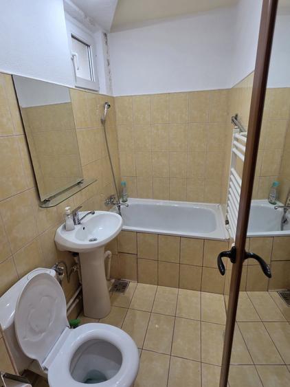 Apartament cu 2 camere semidecomandat în Micro 19