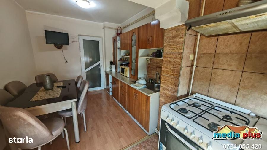 Apartament cu 2 camere decomandat în Sârbi
