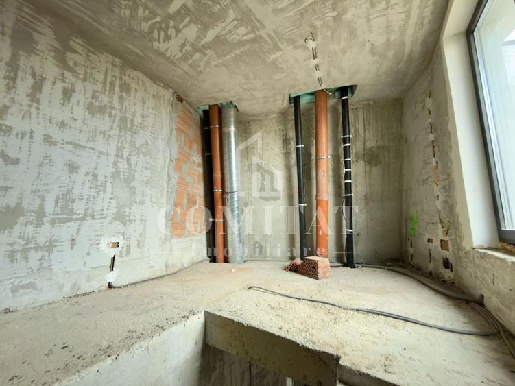 Apartament cu 4 camere semidecomandat în Zorilor