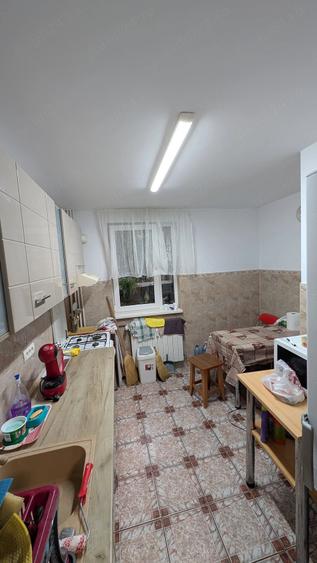 Apartament cu 3 camere decomandat în Dristor