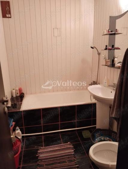 Apartament cu 2 camere semidecomandat în Micro III