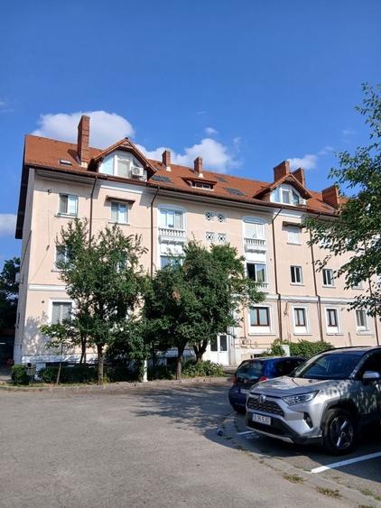 Apartament cu 3 camere decomandat în Popoveni