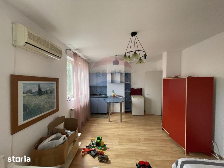 Casă cu 5 camere cu Teren 373 Mp în Dămăroaia