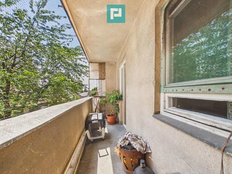 Apartament cu 3 camere semidecomandat în Romanilor