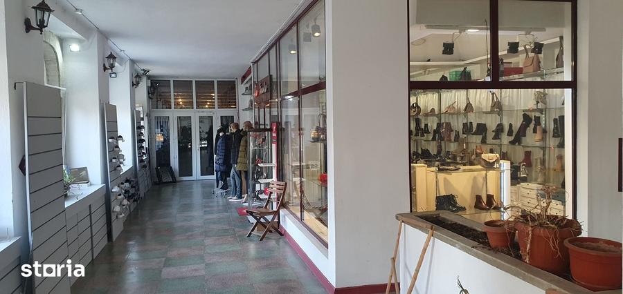 Spațiu comercial, de 120 mp, în Central