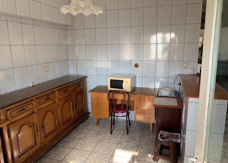 Apartament cu 4 camere decomandat, mobilat în Iancului