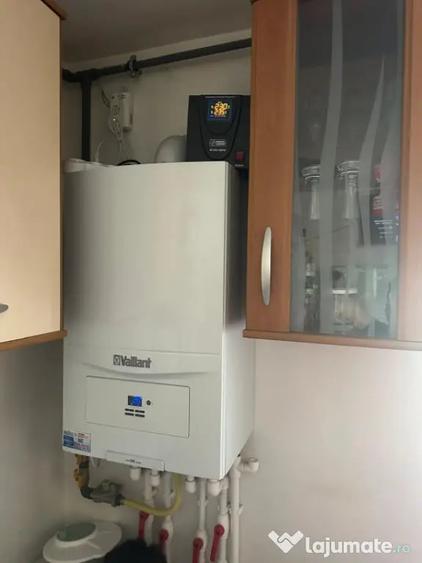 Apartament cu 4 camere decomandat, mobilat în Poarta 6