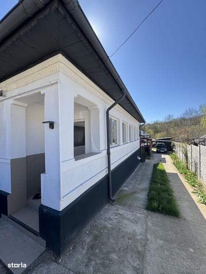 Casă cu 5 camere cu Teren 684 Mp în Bucovăț