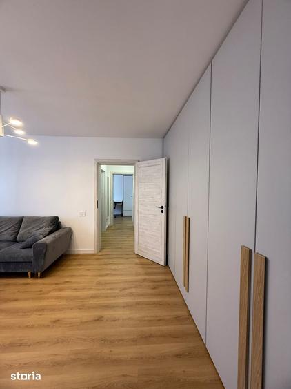 Apartament cu 3 camere semidecomandat în Central