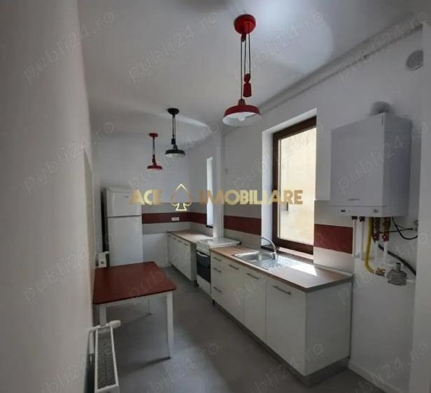 Apartament cu 3 camere semidecomandat, mobilat în Armeneasca