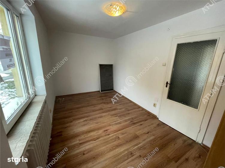 Apartament cu 3 camere semidecomandat în Terezian