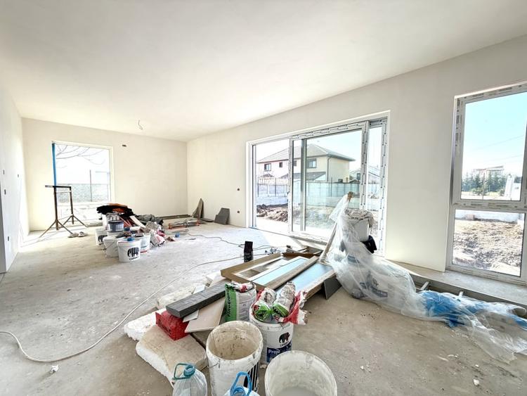 Duplex cu 5 camere cu Canalizare în Dumbrăvița