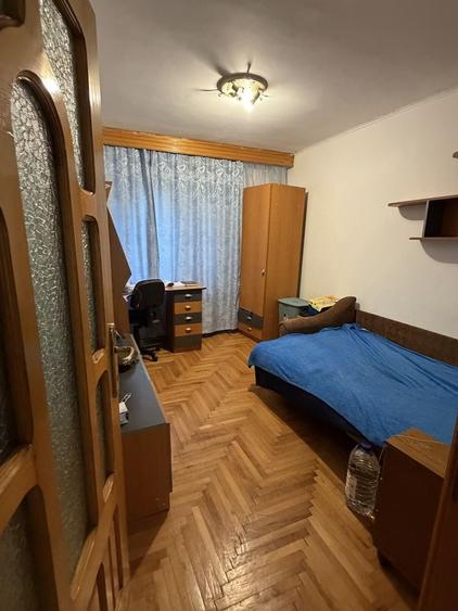 Apartament cu 4 camere decomandat în Burdujeni
