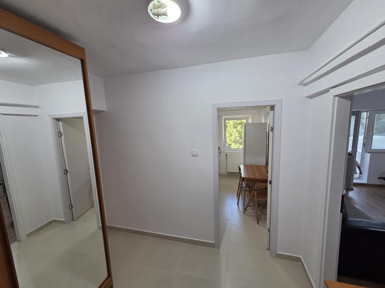 Apartament cu 2 camere decomandat în Central