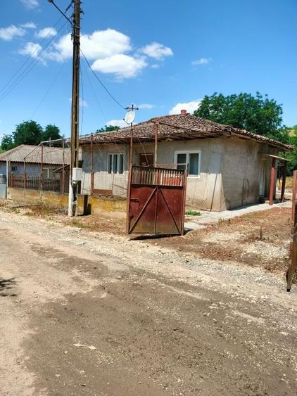 Casă cu 4 camere în Canlia