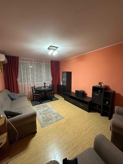 Apartament cu 3 camere decomandat în 1 Decembrie 1918
