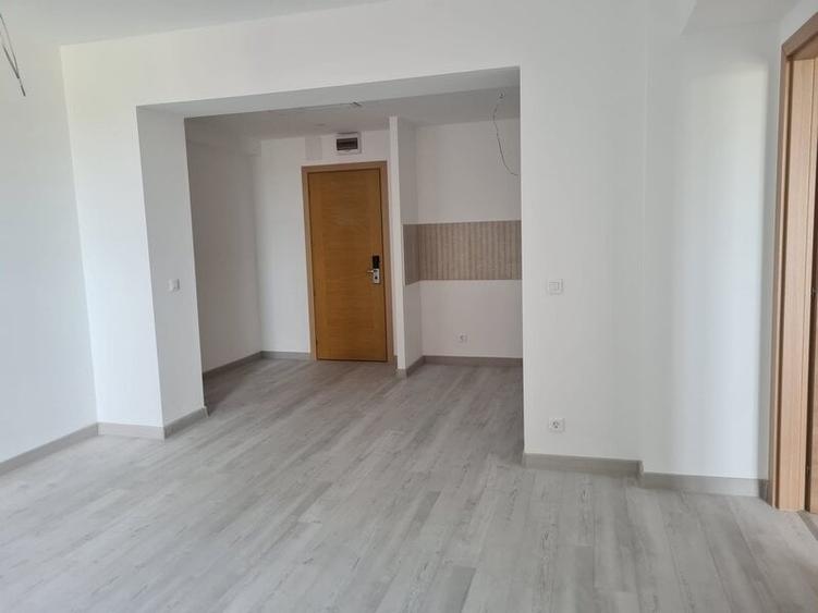 Apartament cu 2 camere semidecomandat în Splaiul Unirii