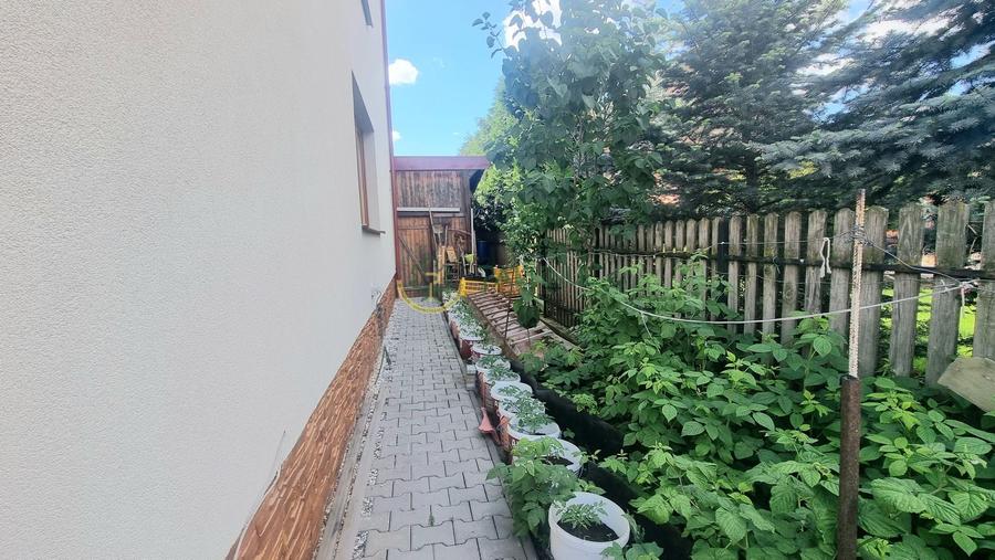 Casă individuală cu 8 camere cu Canalizare în Șelimbăr
