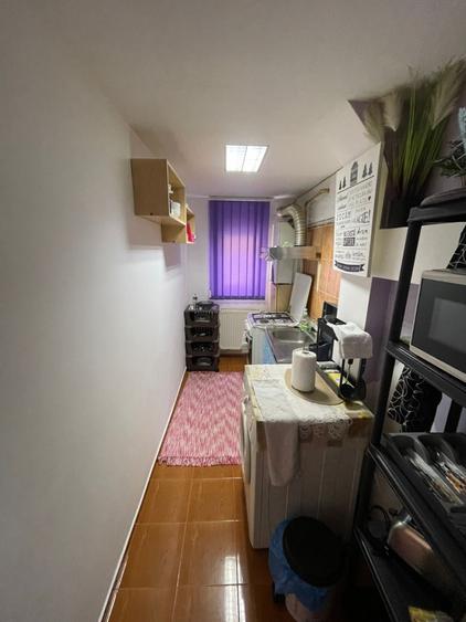 Apartament cu 3 camere semidecomandat în Cetate