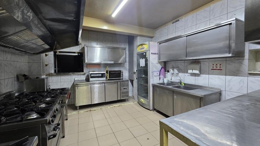 Birou, de 155 mp, în Universitate