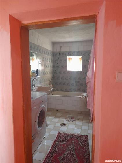 Casă cu 5 camere cu Teren 700 Mp în Peretu