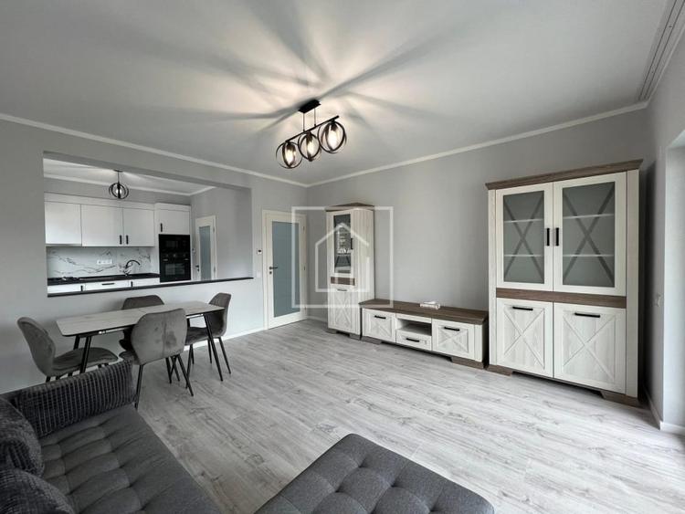 Apartament cu 2 camere decomandat în Cristian