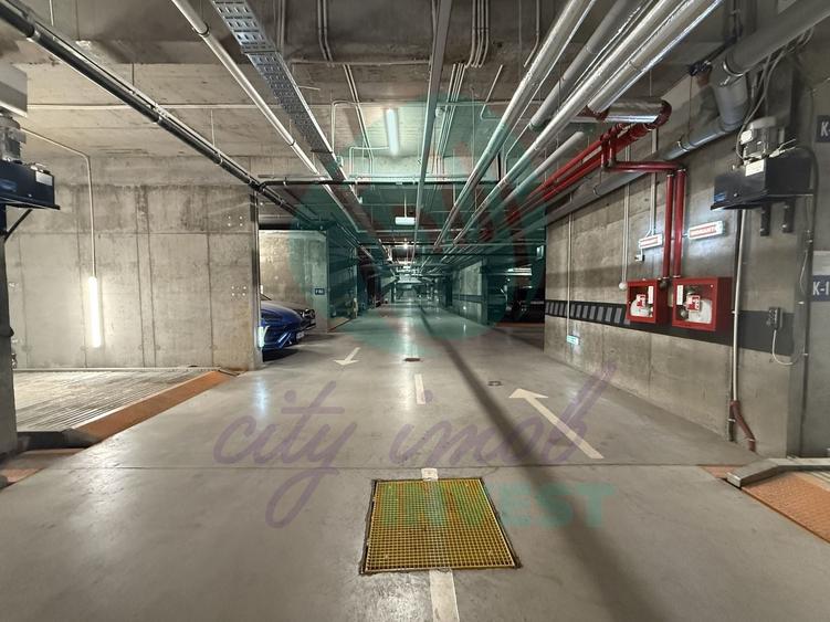 Apartament cu 3 camere semidecomandat, mobilat în Decebal