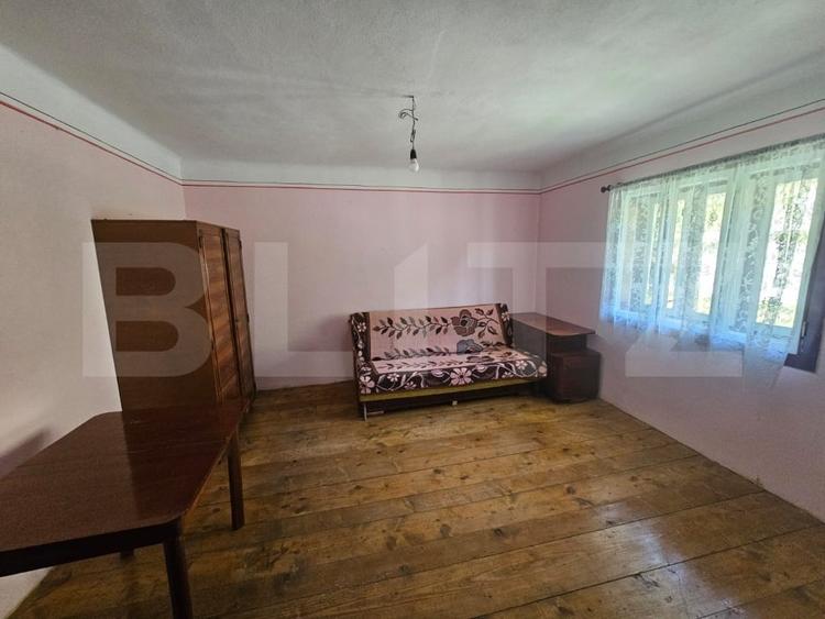 Casă individuală cu 5 camere cu Teren 2000 Mp în Ghioncani