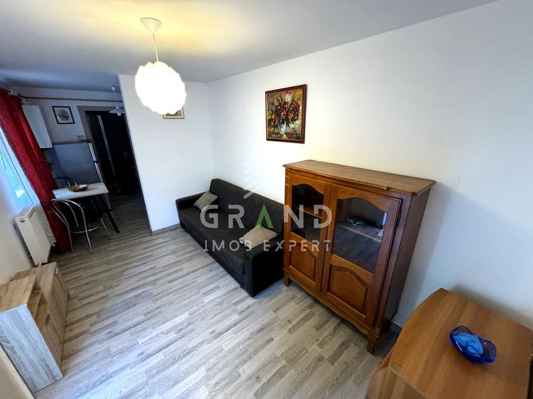 Apartament cu 2 camere semidecomandat, mobilat în Central