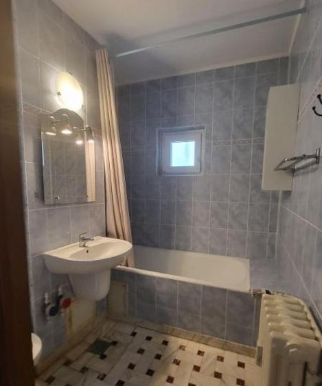 Apartament cu 4 camere decomandat în 1 Mai