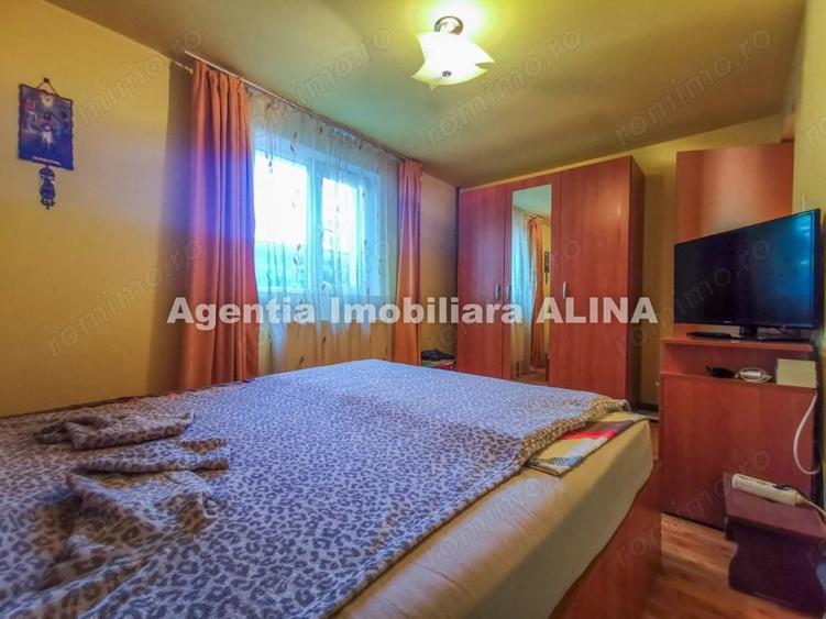 Casă cu 3 camere în Vulcan