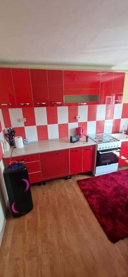 Apartament cu 2 camere decomandat în Petros