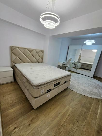Apartament cu 3 camere semidecomandat, mobilat în Floreasca