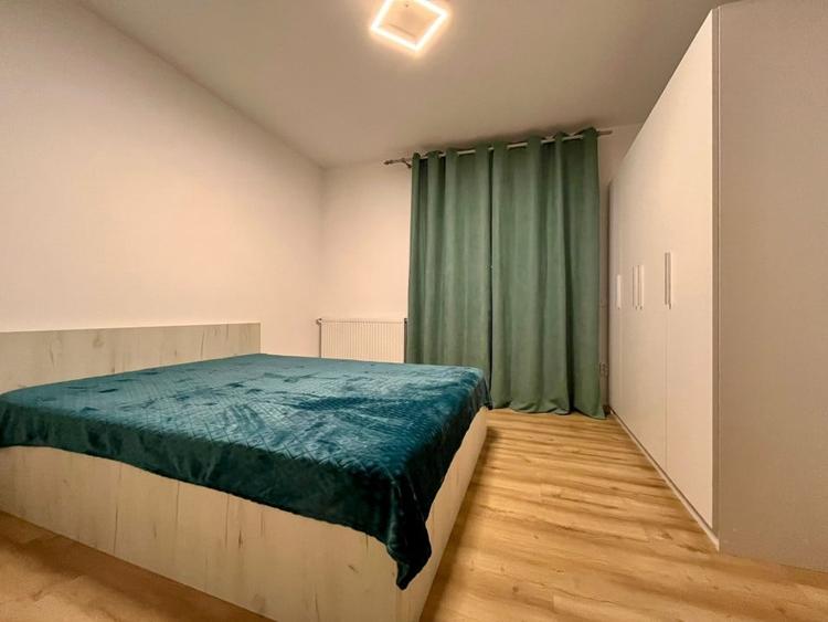 Apartament cu 3 camere semidecomandat, mobilat în Florești